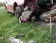 Krimi - NEHODA: Autom prerazili múr pri dome - P1170192.JPG